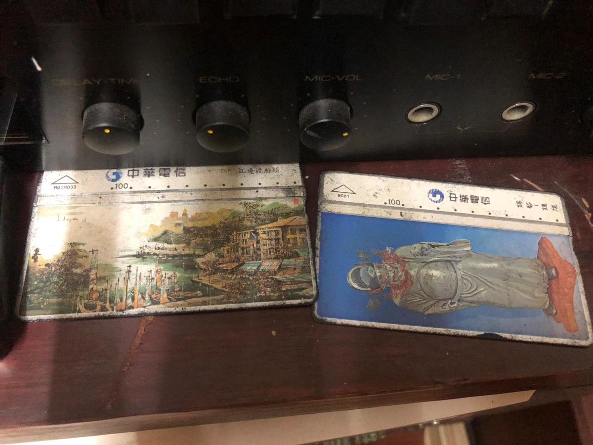 鳳山79背包客 Fengshan No 79 Backpacker Каосюн Екстериор снимка